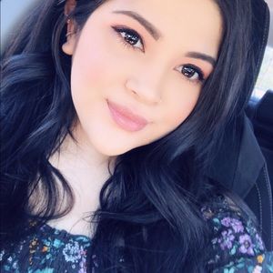 Meet your Posher, Perla